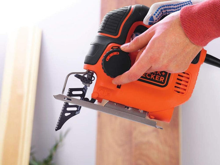 Black+Decker Elektro Stichsäge 620W KS901PEK – 4-stufige Pendelhubstichsäge mit Koffer für Holz, Met