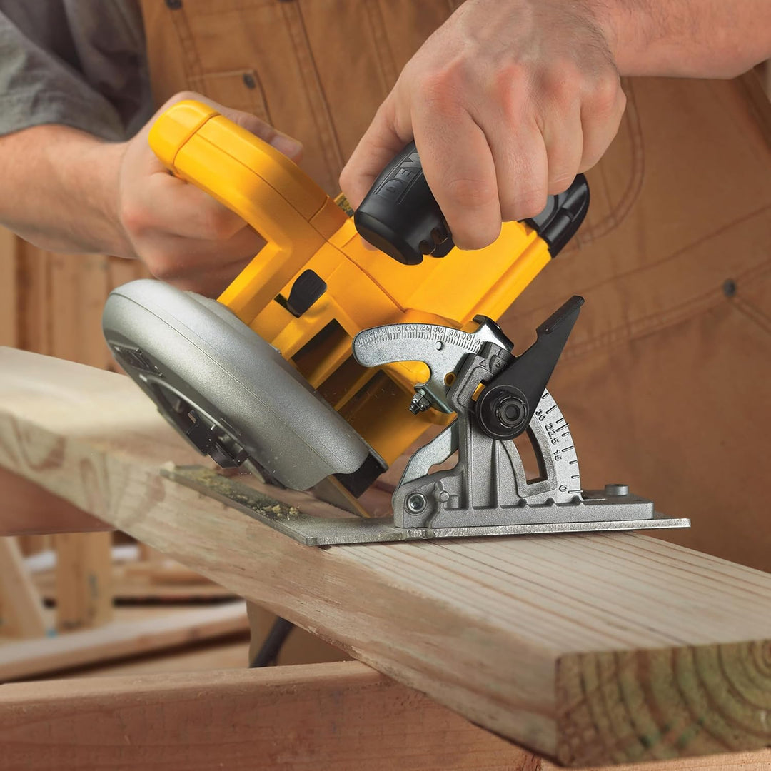 DeWalt 1.600 W Handkreissäge (max. Schnitttiefe 67 mm, für Ablängarbeiten oder Quer- und Neigungschn