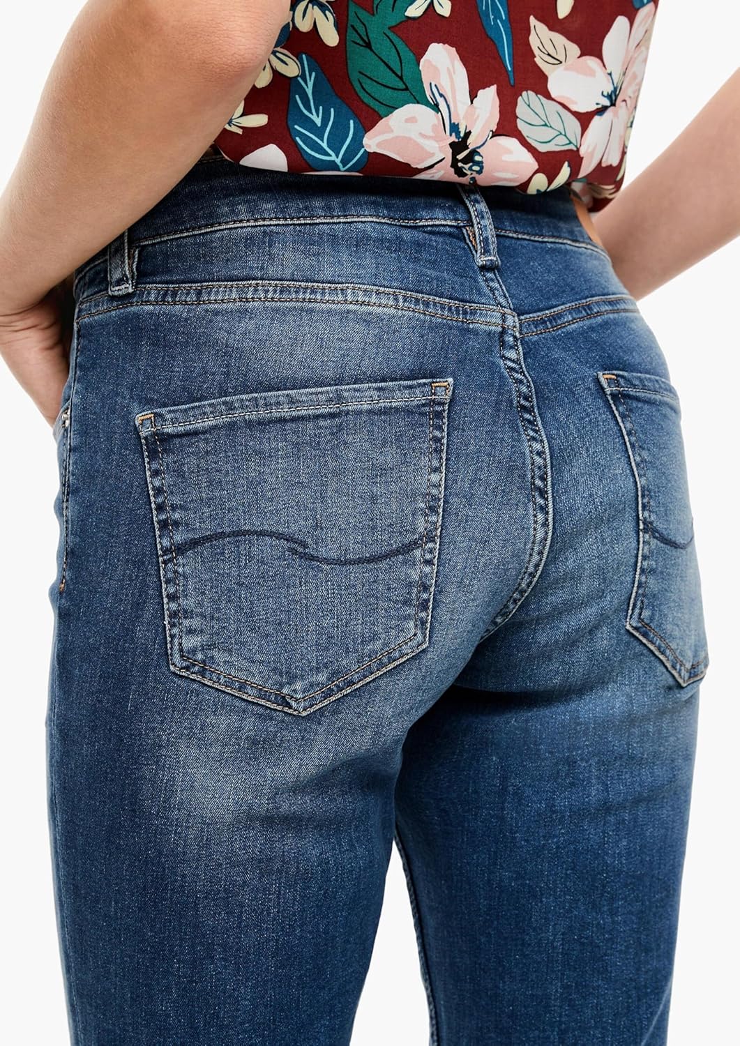 s.Oliver Damen Catie: Slim leg-Jeans blue 38.30 34.3 56z4 Blau, 34.3 56z4 Blau