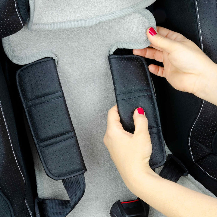 baby idea Universal-Autositzbezug AIR MESH 3D 9/36 Kg mit atmungsaktivem, erfrischendem und antibakt