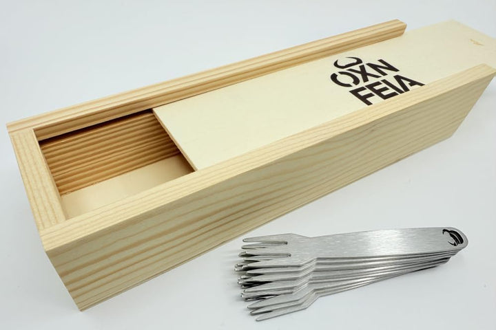 Pommesgabel 10 Stück mit Holzbox Pommesgabeln aus rostfreiem Edelstahl ideal für Pommes, Wurst oder