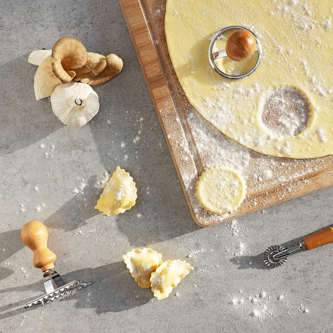 Navaris 4er Set Ravioli Ausstecher Form und Roller - Ravioli Maker für Pierogi Maultaschen Empanadas