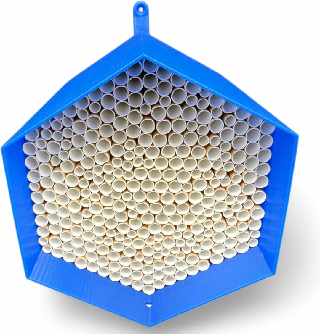 Wildbienen-Nisthilfe – absolut haltbar &amp; wetterfest. Insektenhotel mit 300 Nisthülsen. Hochwertiges