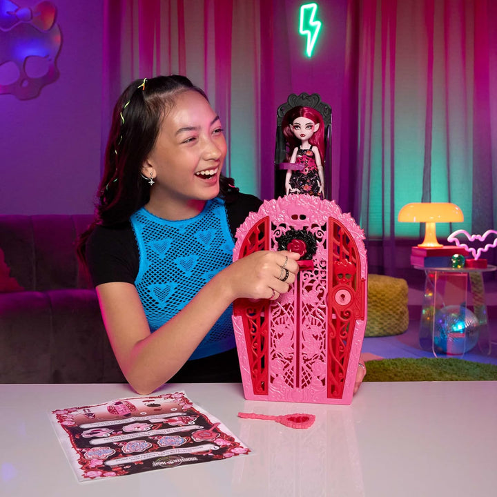 Monster High Skulltimate Secrets Set aus Puppe und Zubehör, Garden Mysteries Draculaura mit zauberha