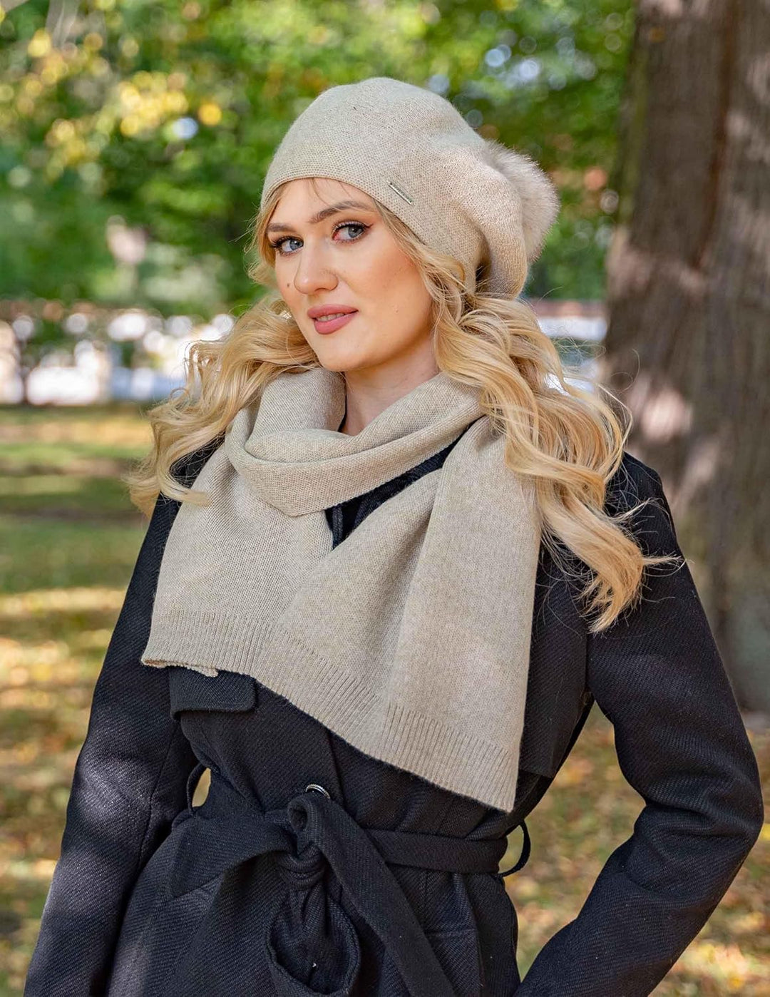VIVISENCE Damen Baskenmütze Mit Bommel Eleganter Wintermütze Warm Und Gemütlich Kopfbedeckung An Win