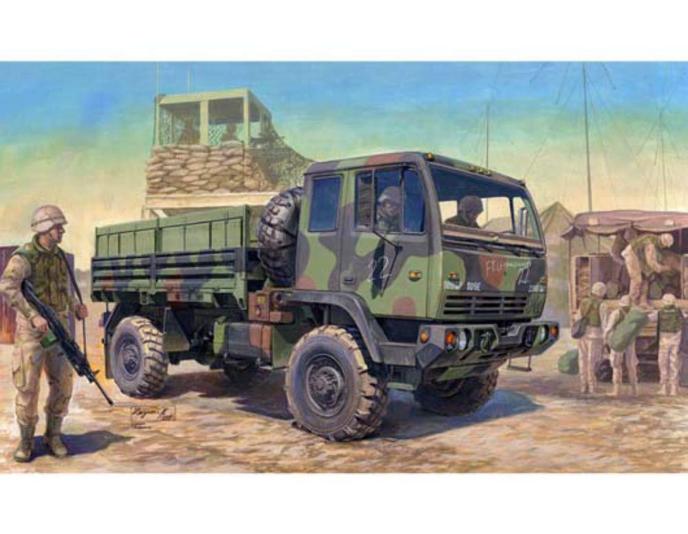 Trumpeter 01004 Modellbausatz M1078 LMTV Standard Cargo Truck