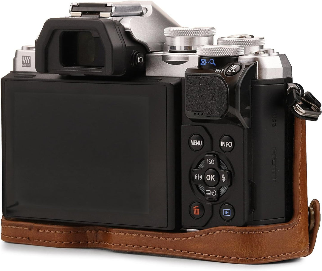 MegaGear Ever Ready Leder Kamera Halbtasche mit Trageriemen kompatibel mit Olympus OM-D E-M10 Mark I