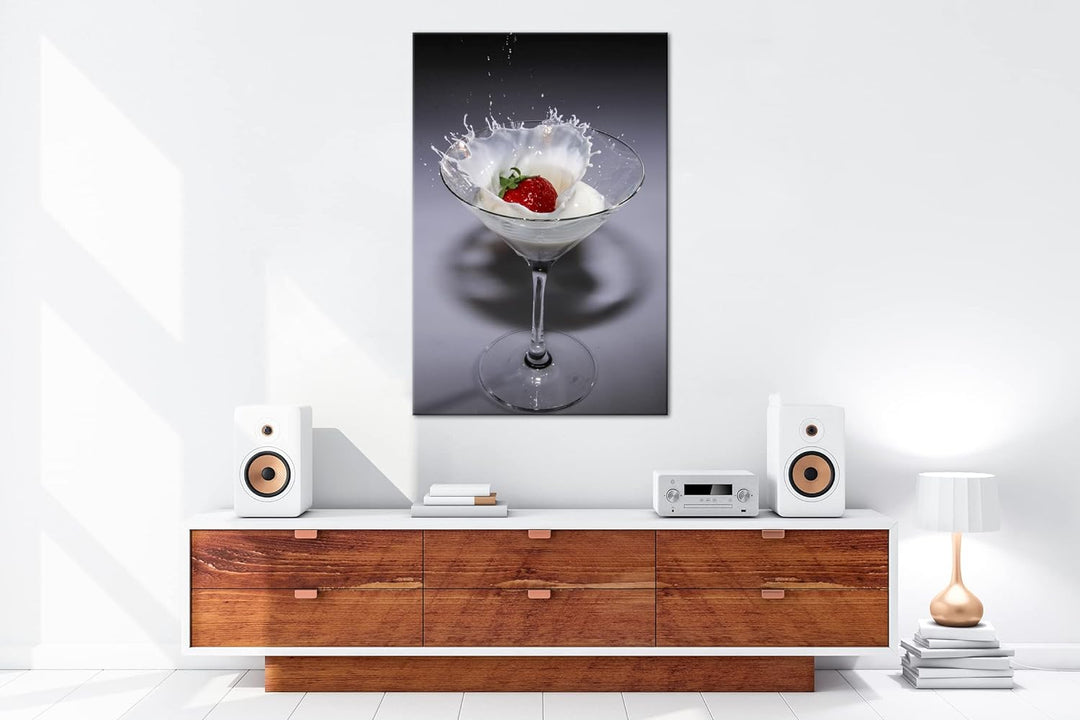 deyoli kleines Cocktailglas mit Erdbeere und Sahne im Format: 80x60 als Leinwandbild, Motiv fertig g