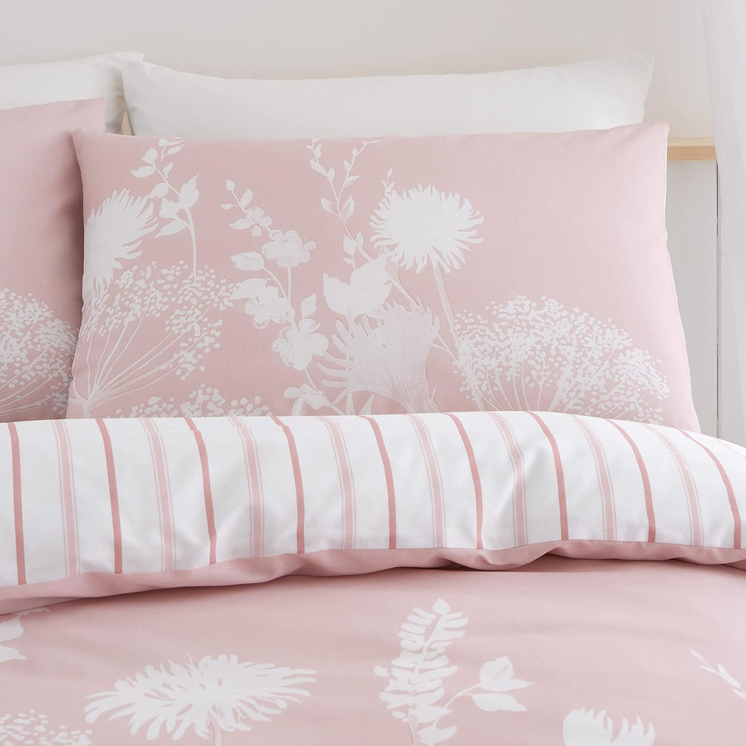 Catherine Lansfield Bedding Meadowsweet Floral King Duvet Cover Set with Pillowcases Blush Pink Blus