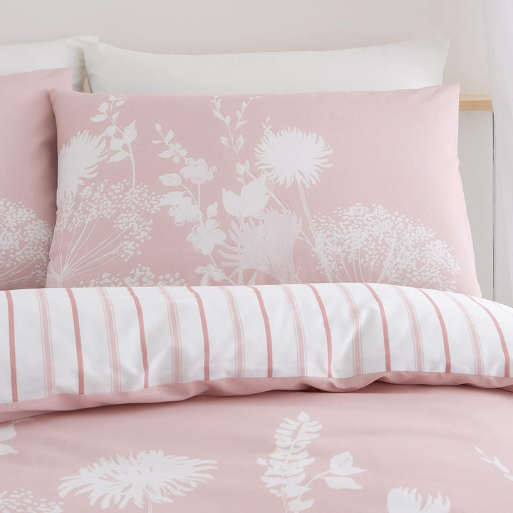 Catherine Lansfield Bedding Meadowsweet Floral King Duvet Cover Set with Pillowcases Blush Pink Blus