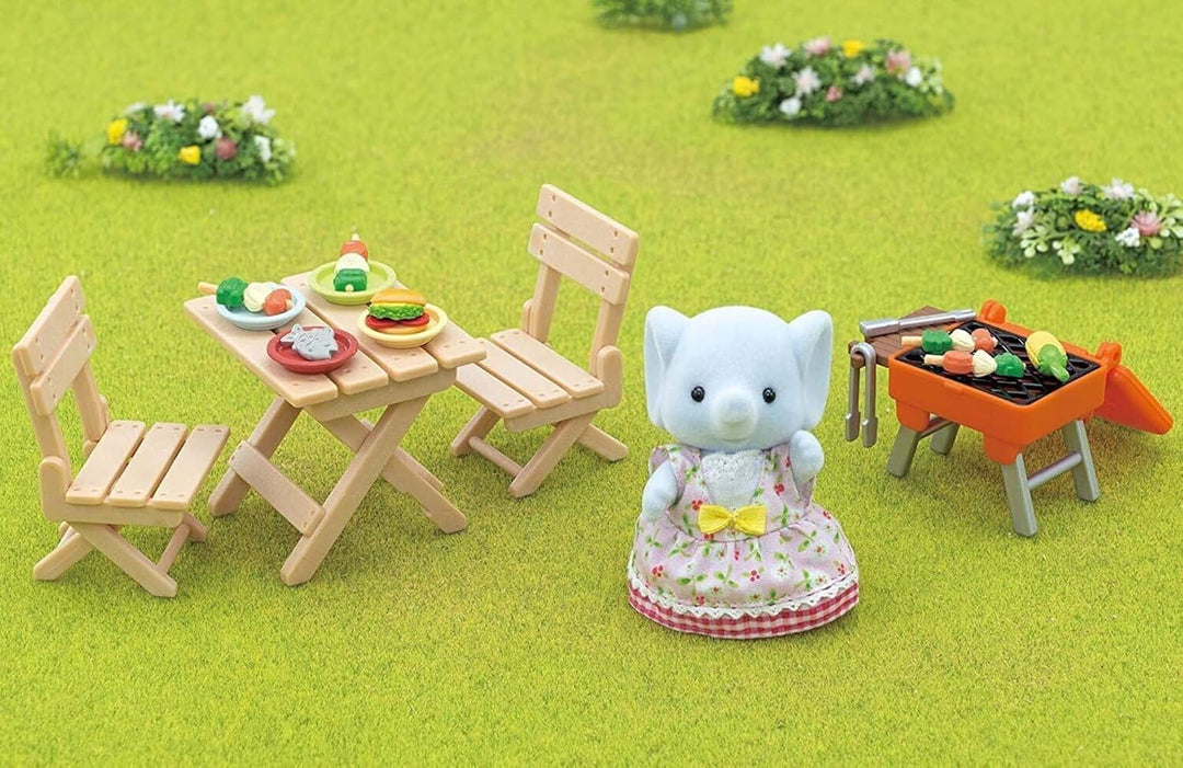 Sylvanian Families 5640 Picknick Spielset mit Figur - Puppenhaus Spielset, ‎5.8 x 4.7 x 5 cm
