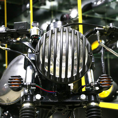 NATGIC Harley Motorradscheinwerfer 5.5In Universal Motorradscheinwerfer mit Kühlergrill Schwarz Shel