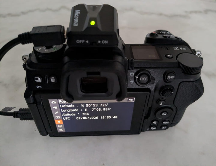 Micnova GPS Receiver Geotagger mit Fernauslöser für Nikon DSLR-Kameras