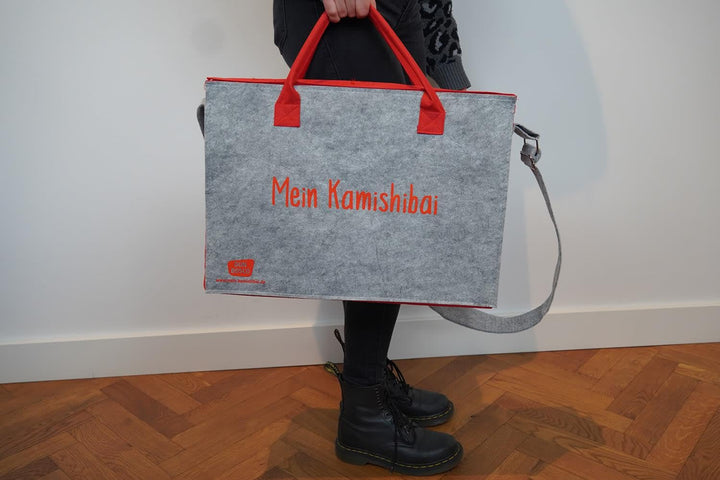 Umhängetasche "Mein Kamishibai". Modell 2019, Grau (Zubehör für das Erzähltheater Kamishibai): Model