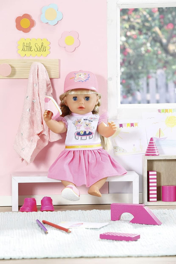 BABY born Little Kindergarten Outfit mit Puppenkleid, Basecap, Höschen und Schuhe für 36 cm Puppen,