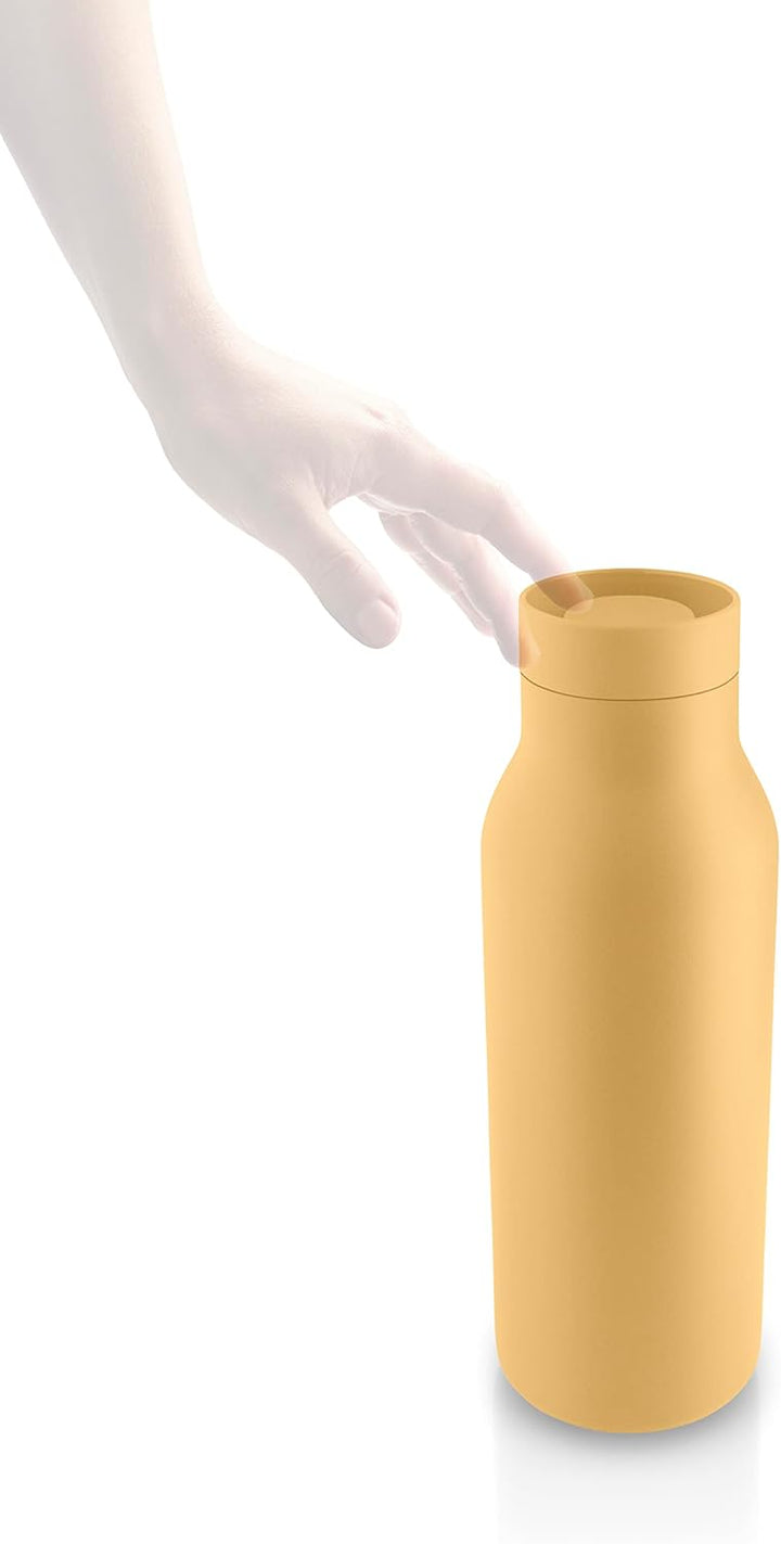 EVA SOLO | Golden Sand Isolierflasche 0,5l | Hält Wasser länger kalt | Doppelwand, Klickdeckel 5000