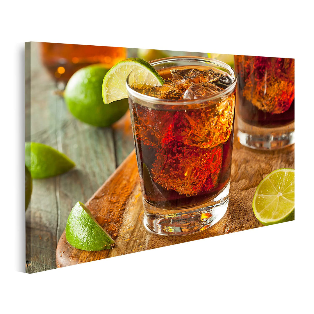 islandburner Bild auf Leinwand Rum Und Cola Cuba Libre Mit Limette Und Eis Bilder Wandbilder Poster