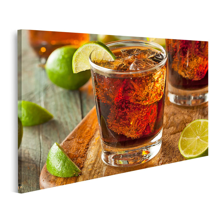 islandburner Bild auf Leinwand Rum Und Cola Cuba Libre Mit Limette Und Eis Bilder Wandbilder Poster