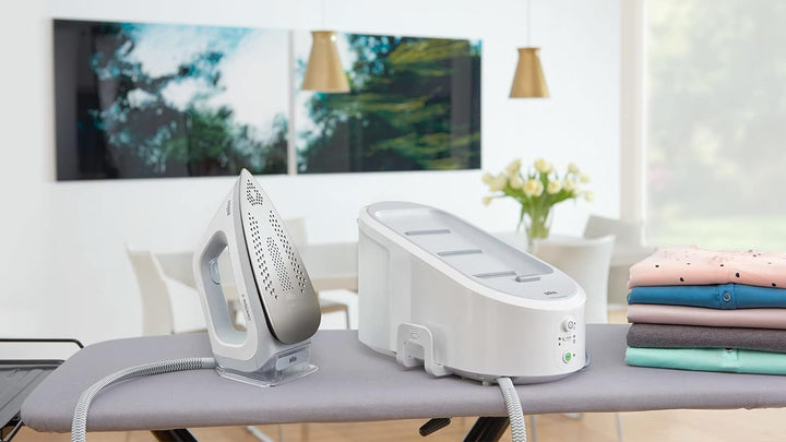 Braun CareStyle 3 IS 3041/1 Dampfbügelstation (2.400 W, 5 bar, Dampfstoss: 310 g/min, Eco-Funktion)