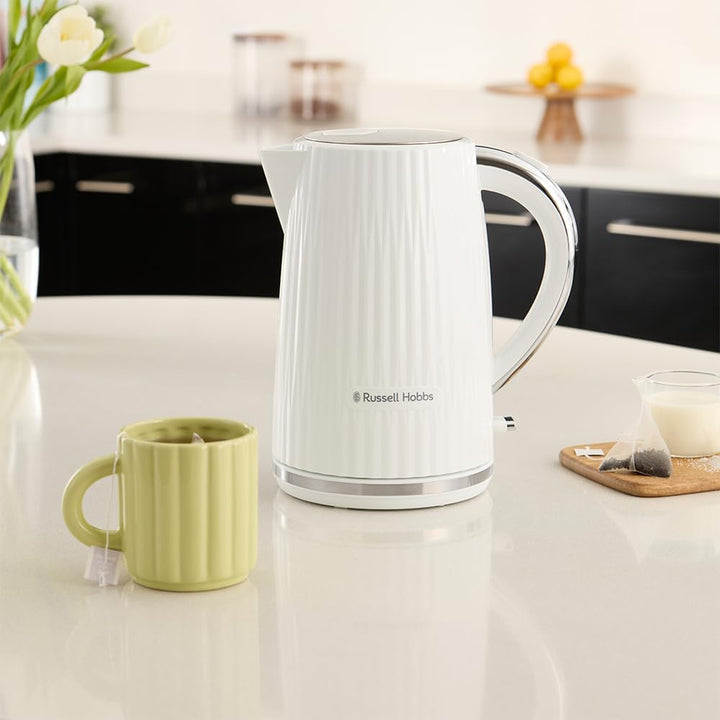 Russell Hobbs Wasserkocher (für heisses Wasser, Tee oder Kaffee, 1.7L, Deckelöffnung per Knopfdruck,