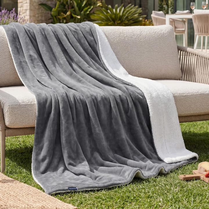BEDSURE Decke Sofa Kuscheldecke Grau - warm Sherpa Sofaüberwurf Decke, Dicke Sofadecke Couchdecke, 1