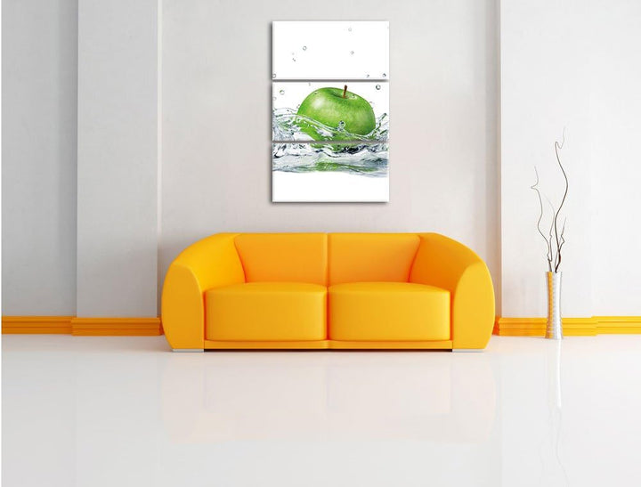Pixxprint Grüner Apfel fällt ins Wasser als Leinwandbild/Grösse: 3 Teilig (120x80) cm/Wandbild/Kunst
