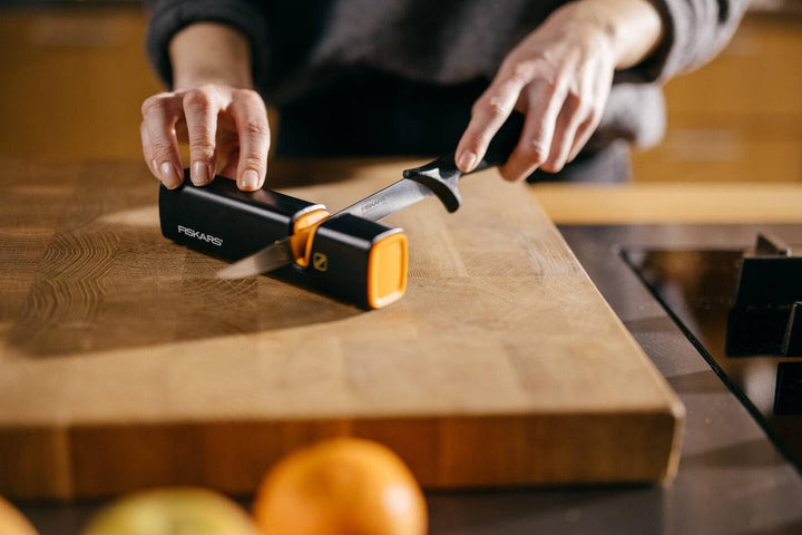 Fiskars Filetiermesser mit flexibler Klinge, Essential, Gesamtlänge: 30 cm, Edelstahl / PP-Kunststof