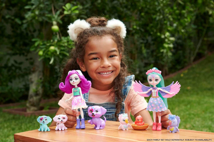 Enchantimals Familienset, Puppe (15 cm) mit 34 Tierfiguren, grossartiges Geschenk für Kinder ab 3 Ja