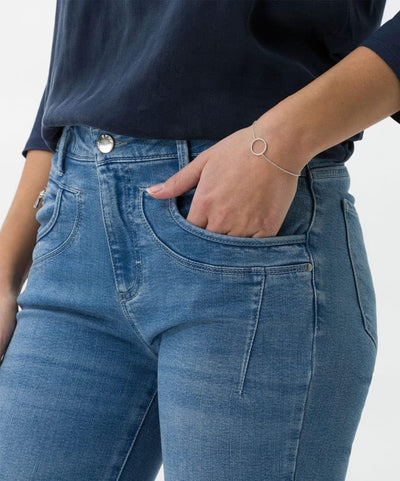 BRAX Damen Style Shakira Free to Move Jeans 27W / 30L Used Light Blue, 27W / 30L Used Light Blue