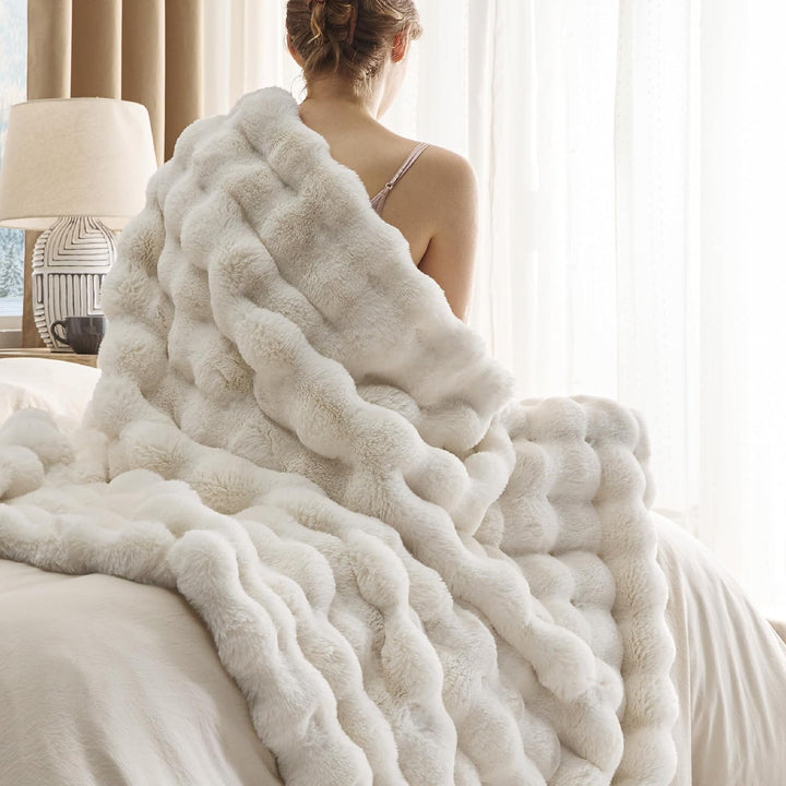 BEDSURE Kuscheldecke Kaninchen Flauschig, Dicke Und Warme Sofadecke Für Den Winter, Kunstfelldecke,