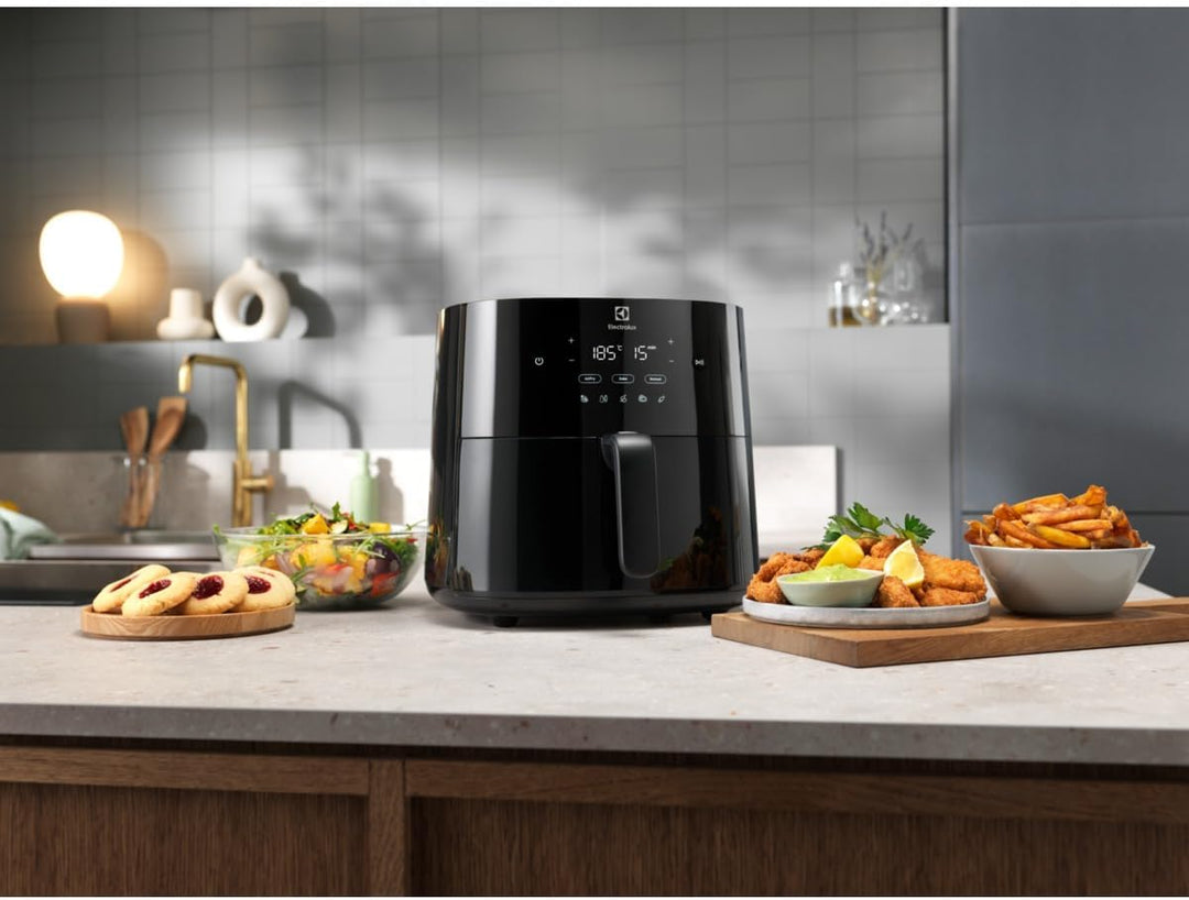 Electrolux Luftfritteuse EAF3B - Kapazität 3 l - Luftfritteuse mit Antihaftbeschichtung - 1300 W - 8