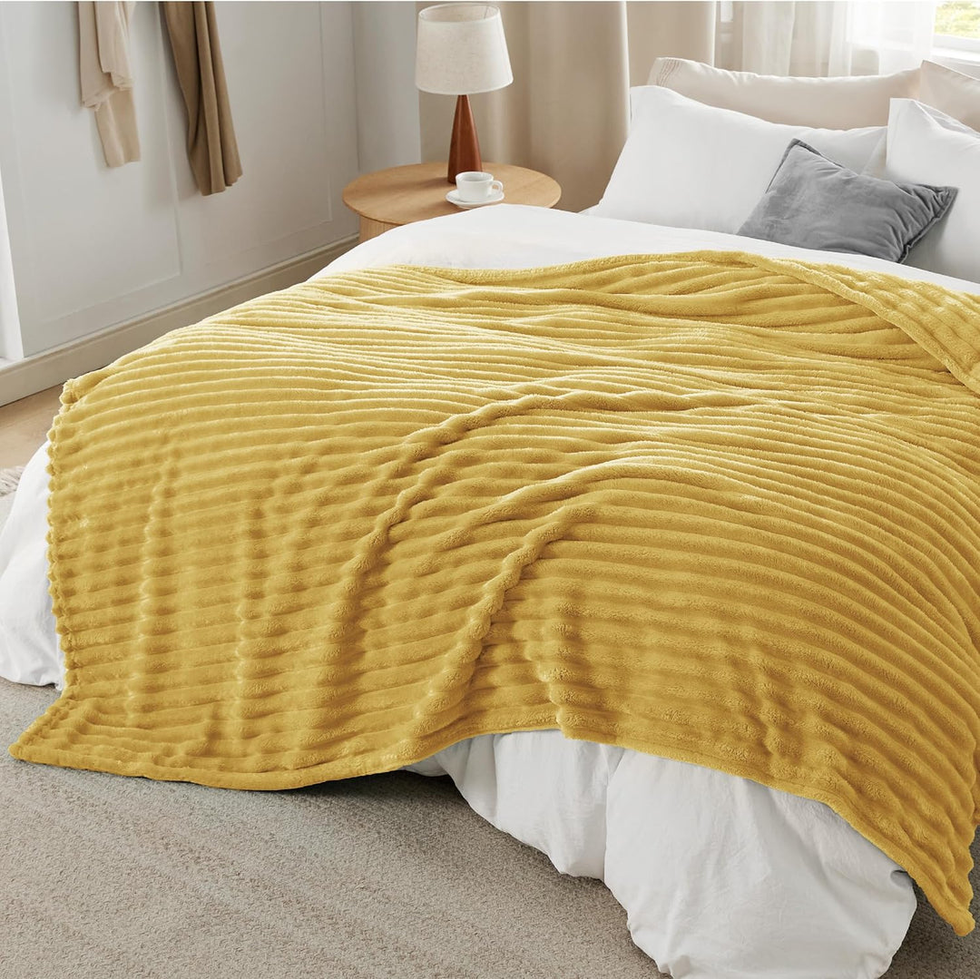 BEDSURE kuscheldecke 220x240 für Zimmer Deko - Tagesdecke, Wolldecke & Fleecedecke, Sofadecke, Weich