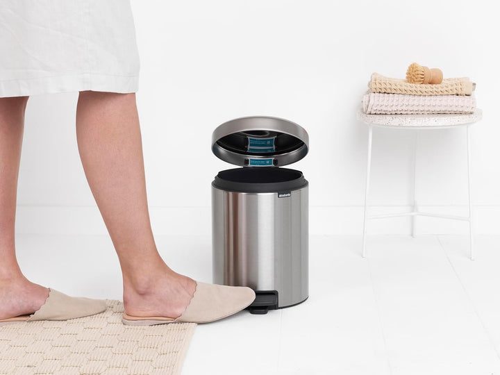 Brabantia 112102 Treteimer mit Inneneimer aus Kunststoff, stahl, Matt Stahl Fingerprint Proof, 5 Lit