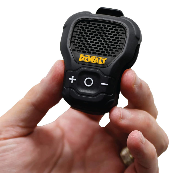 DEWALT Wearable Bluetooth Lautsprecher Onyx Edition – Clip-On Magnetischer Mini-Lautsprecher, IP56 W