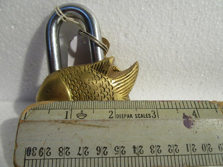 Vorhängeschloss aus Messing, mit Schlüsseln SMALL FISH - Messing-Oberfläche, SMALL FISH - Messing-Ob