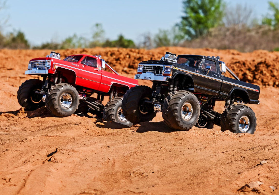 TRAXXAS TRX-4MT Ford schwarz F150 4x4 1/18 Monster-Truck RTR Brushed, mit Akku und USB Ladegerät