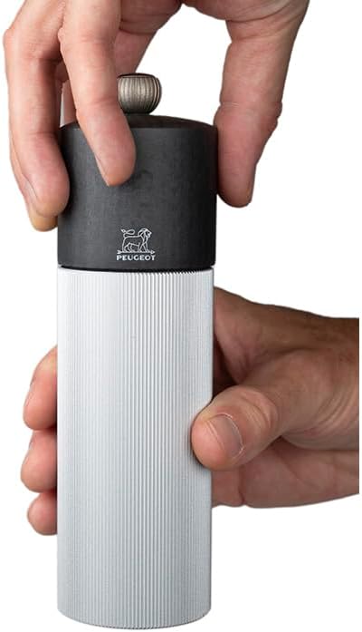 PEUGEOT - Salzmühle Line 18 cm - Klassische Mahlgradeinstellung - Aluminium und PEFC-zertifiziertes