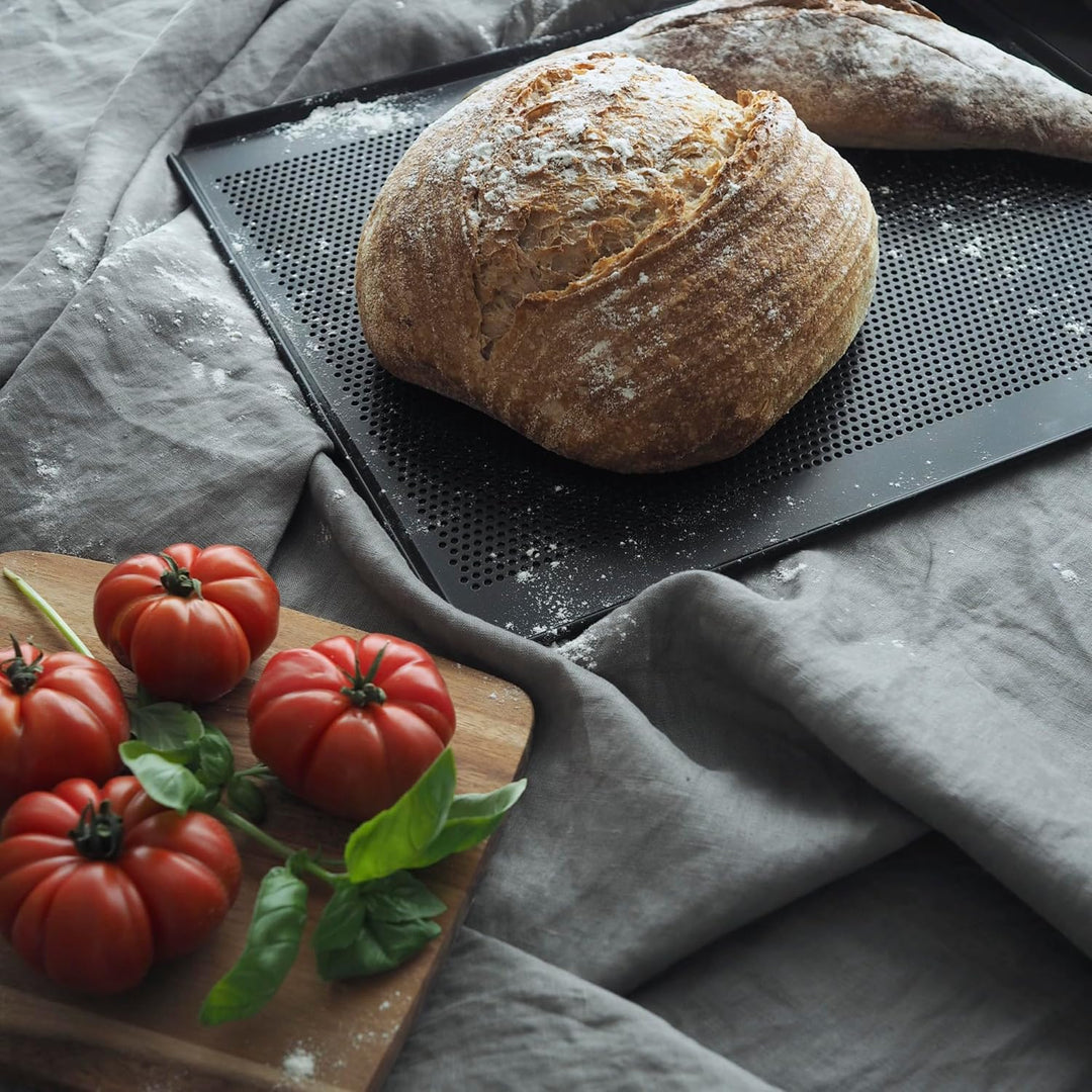 LEHRMANN Lochblech 40 x 30 cm mit Antihaftbeschichtung Backblech passt für fast JEDEN BACKOFEN Kuche