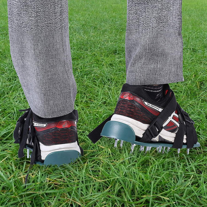 Yosoo Health Gear 1 Paar Rasenbelüfter-Sandalen, Robuste Gras-Spikes-e, Vormontiert für mit Verlänge