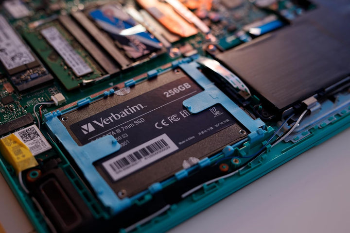 Verbatim Vi550 S3 SSD, internes SSD-Laufwerk mit 256 GB Datenspeicher, Solid State Drive mit 2,5'' S