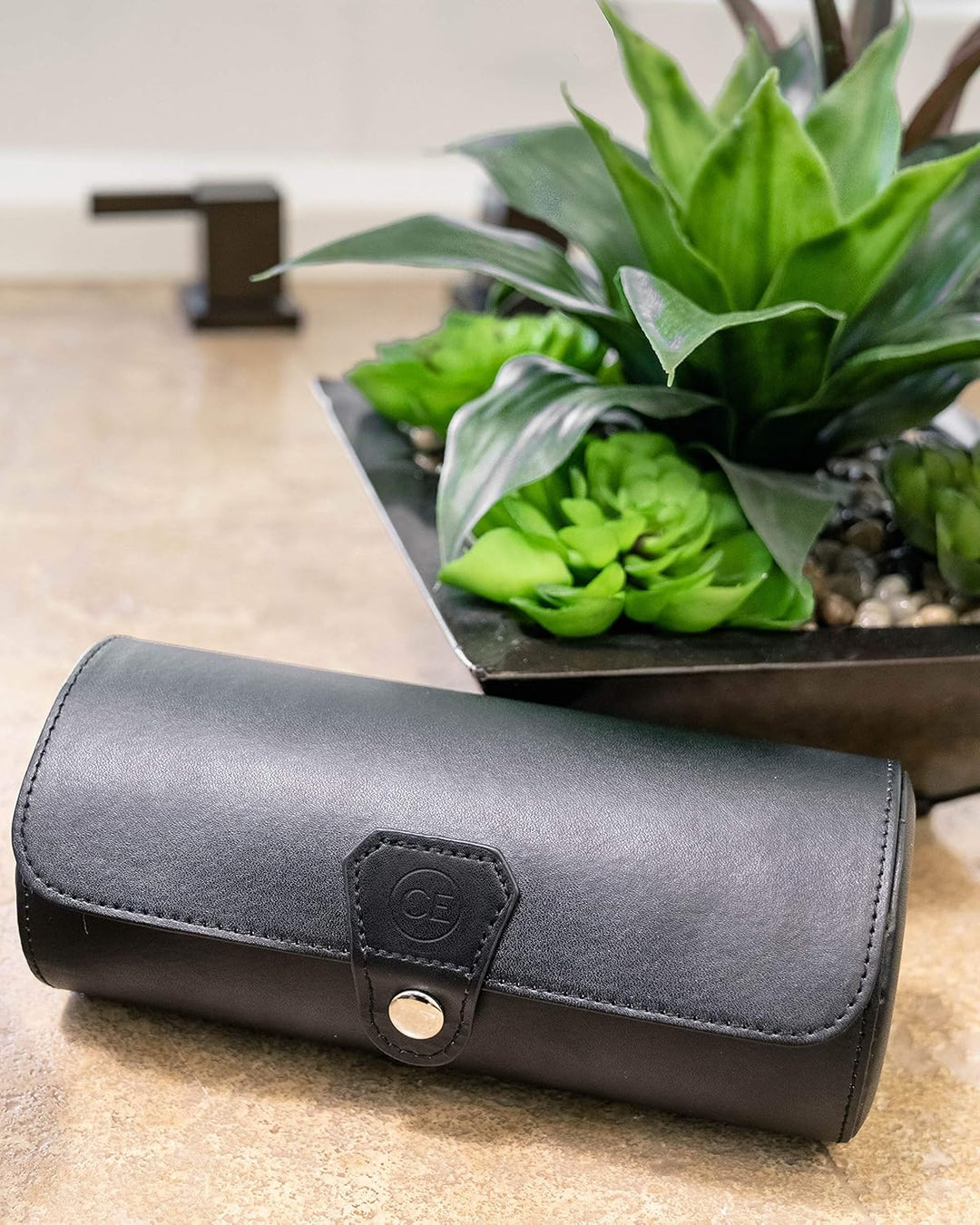 CASE ELEGANCE zylindrische Uhrenbox aus Vegan Leder in Schwarz für 3 Uhren Black, Black
