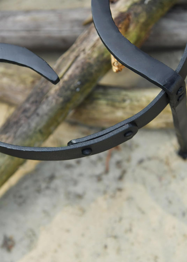 Battle-Merchant Pfannenknecht für Lagerfeuer / Dutch Oven | Handgeschmiedetes Mittelalter Dreibein |