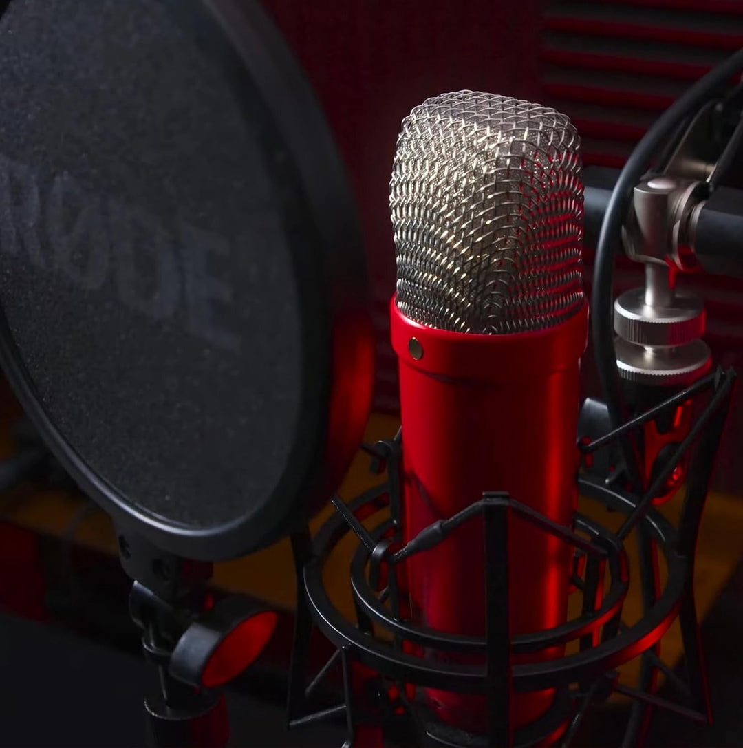 RØDE NT1 Signature Series Grossmembrankondensatormikrofon mit Schockhalterung, Popschutz und XLR-Kab