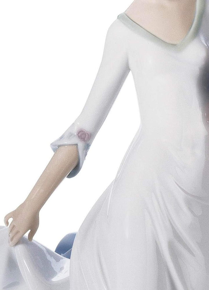 LLADRÓ Frauen-Figur Verträumter Augenblick. Frau. Porzellan.