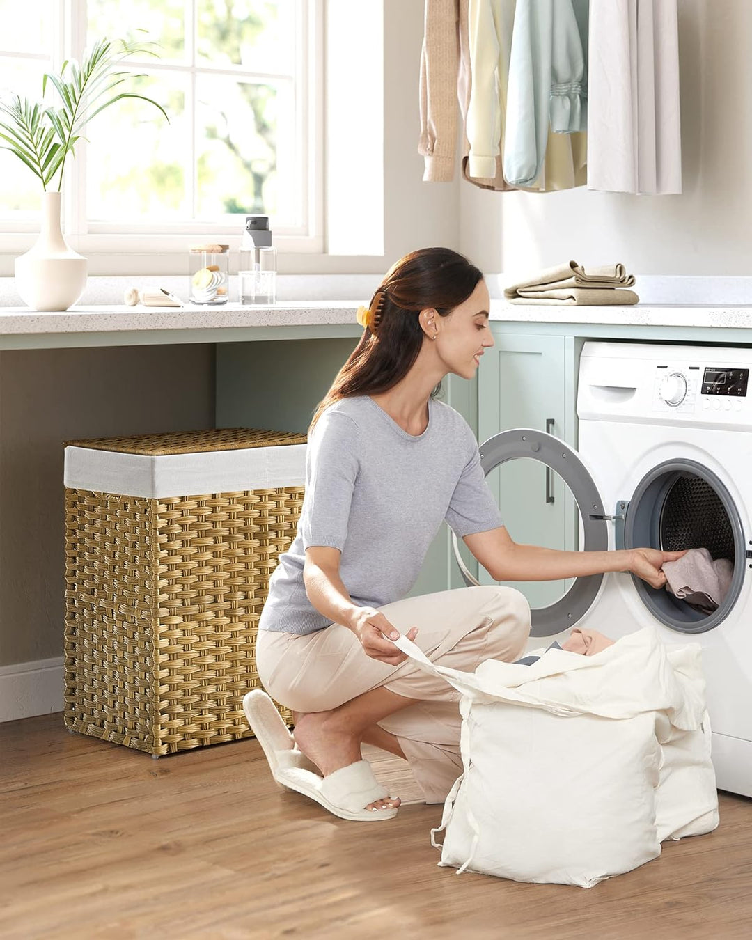 SONGMICS Wäschekorb mit Deckel, Wäschesammler 90 Liter, 2 Fächer, herausnehmbarer Wäschesack mit Gri
