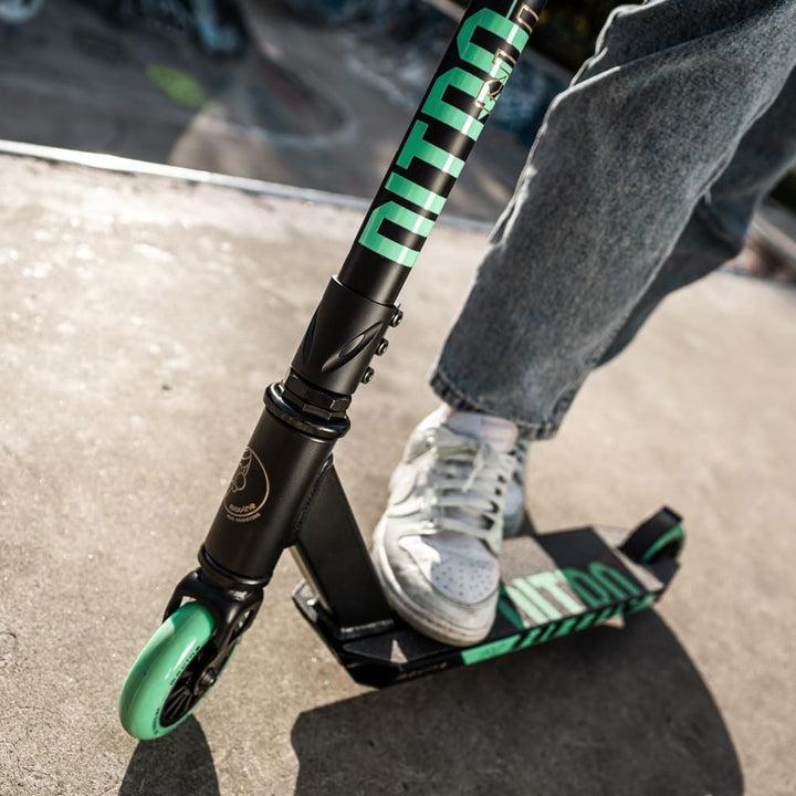Movino Stunt Scooter Stunt Roller Kickscooter Professioneller Freestyle Roller Trick Roller ABEC 9 K