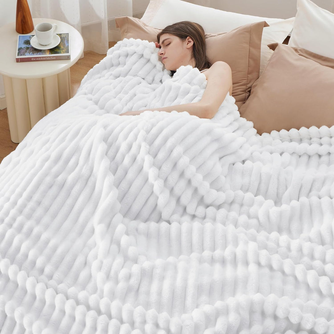 BEDSURE Kuscheldecke für Zimmer Deko - Wolldecke & Fleecedecke, Sofadecke, Weiche Warme Grobe Kordde