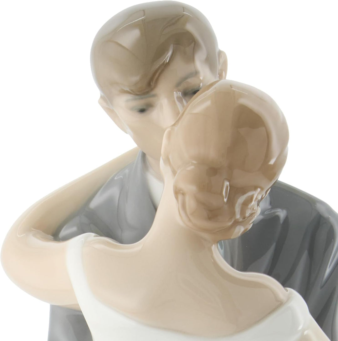 NAO Porcelain by Lladro A KISS Forever (Bride & Groom, Marriage, Wedding, Collection) 2001613