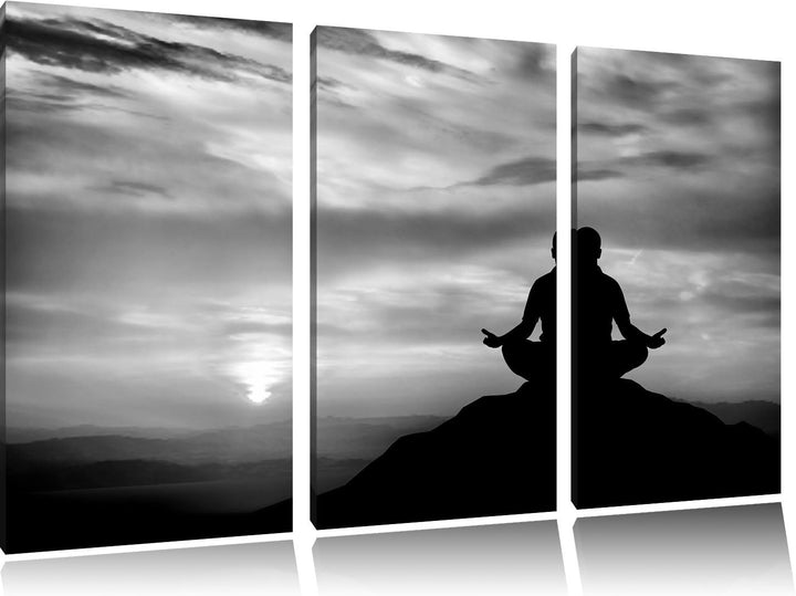 Pixxprint Meditation im Sonnenuntergang / 3-Teilig/Gesamtmass 120cm Leinwandbild bespannt auf Holzra