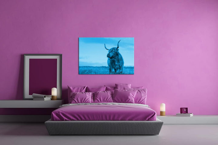 deyoli riesige Kuh auf einer Landschaft Format 80x60 Effekt: Monocrome Blau als Leinwandbild, Motiv